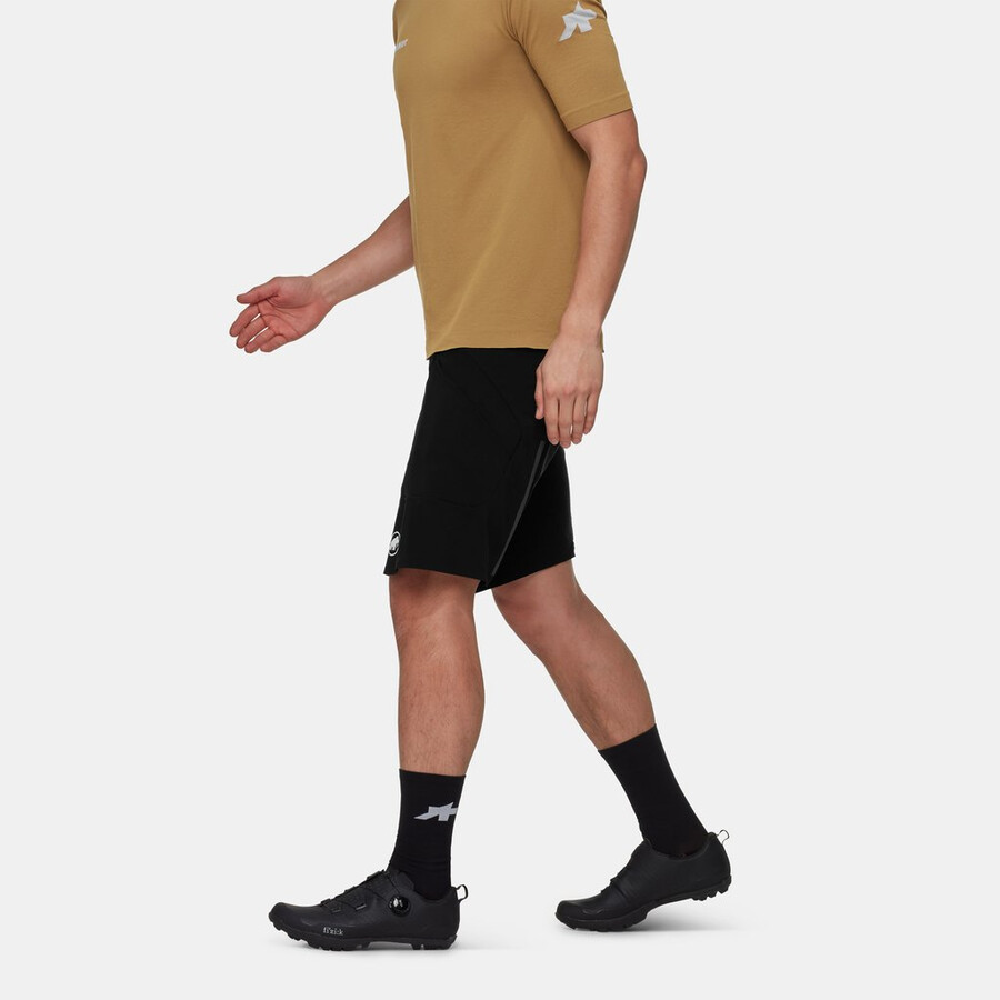 assos x mammut tactica cargo shorts t3 sort